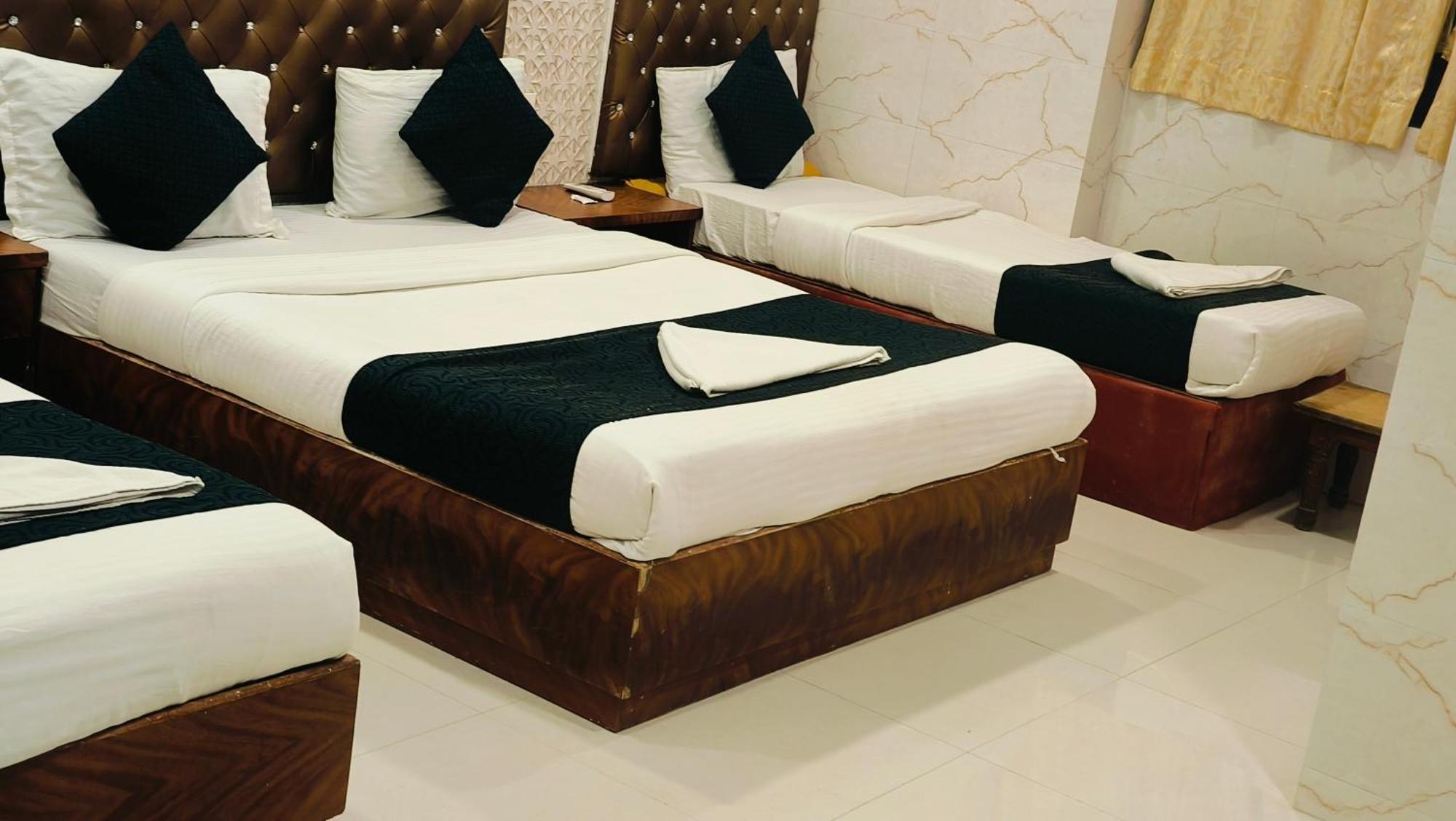 Hotel Golden Hayyath Inn ムンバイ エクステリア 写真