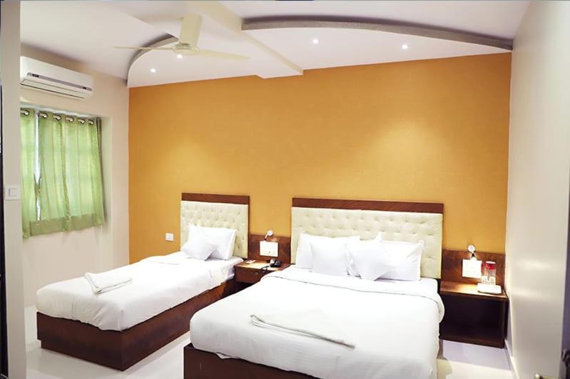 Hotel Golden Hayyath Inn ムンバイ エクステリア 写真