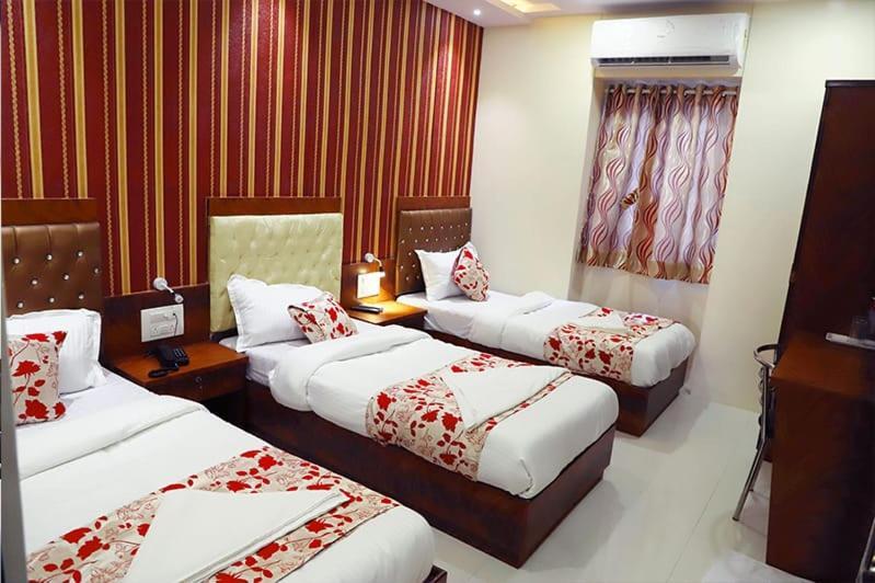Hotel Golden Hayyath Inn ムンバイ エクステリア 写真