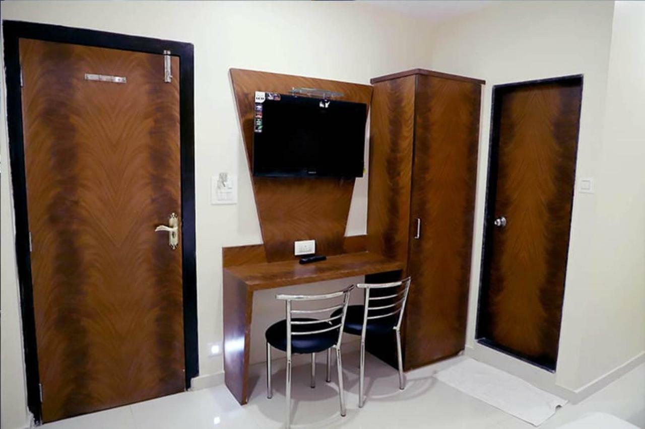 Hotel Golden Hayyath Inn ムンバイ エクステリア 写真